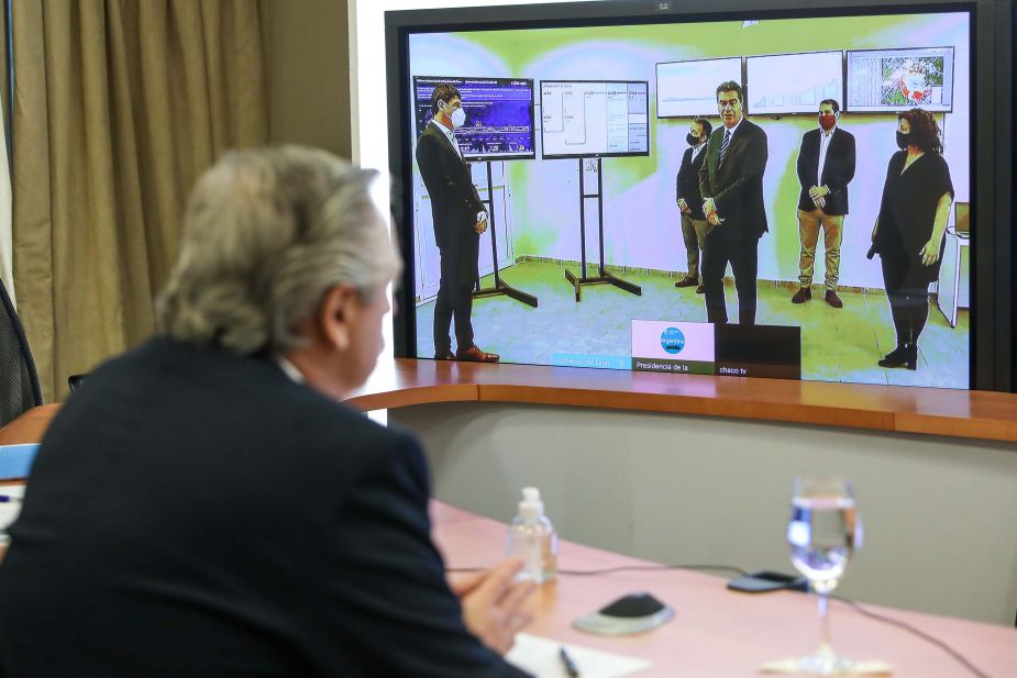 El presidente encabezó este mediodía una videoconferencia con el gobernador del Chaco, Jorge Capitanich, para analizar la situación sanitaria en esa provincia.
Foto: Presidencia.-