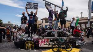 Violencia racista en EE.UU.: tras días de protestas buscan descomprimir los reclamos