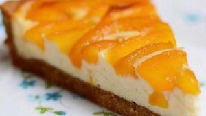 Tentate con esta tarta de ricotta, duraznos y toques de miel
