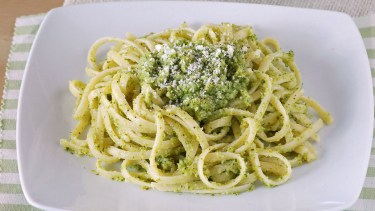 Fideos con falso pesto de brócoli