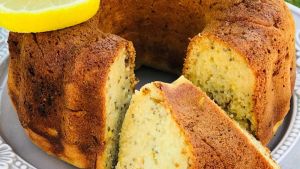 Rosca nube de limón y chía