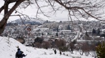 Imagen de Regresó la nieve a Bariloche y se mantendrá hasta el martes