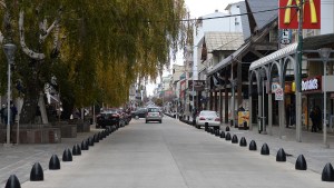 La recuperación del comercio en Bariloche se aleja al verano o el 2021