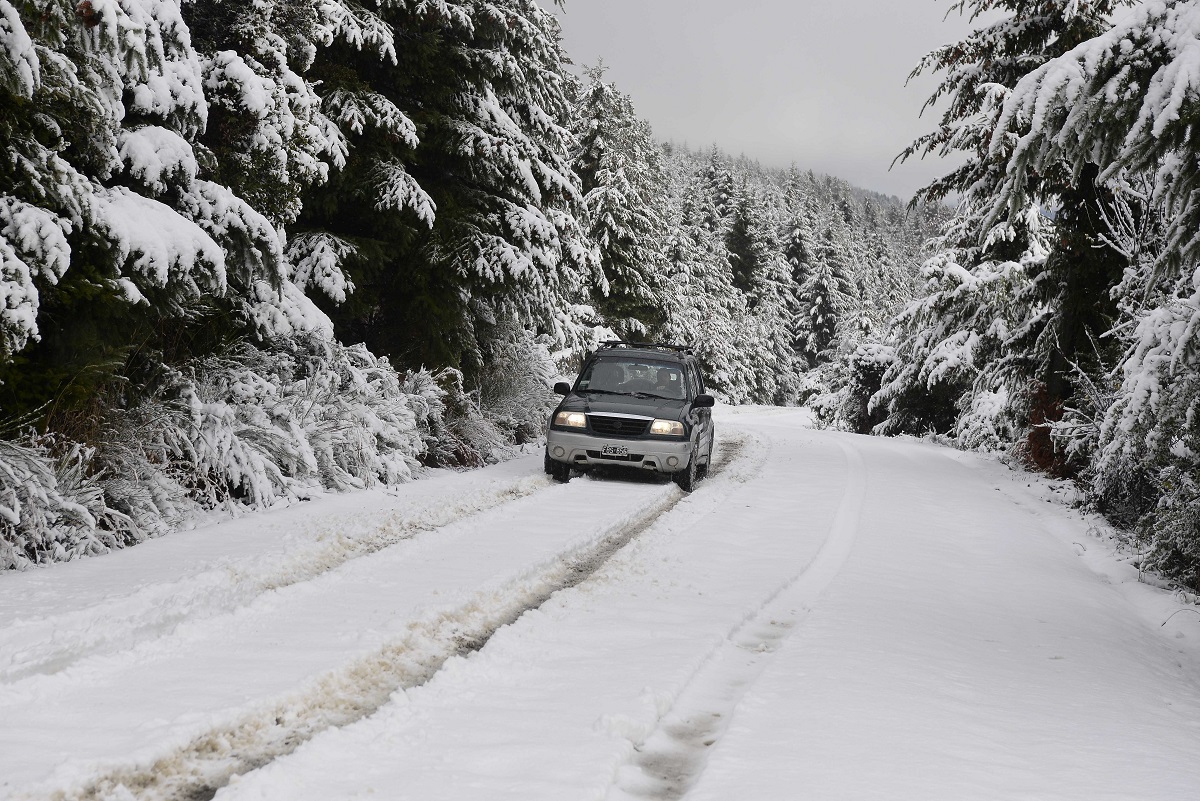 La nieve podría afectar el tránsito mañana. Foto archivo Alfredo Leiva