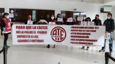 ATE Bariloche mañana concentra en el hospital y se moviliza a la rotonda del Ñireco. Archivo