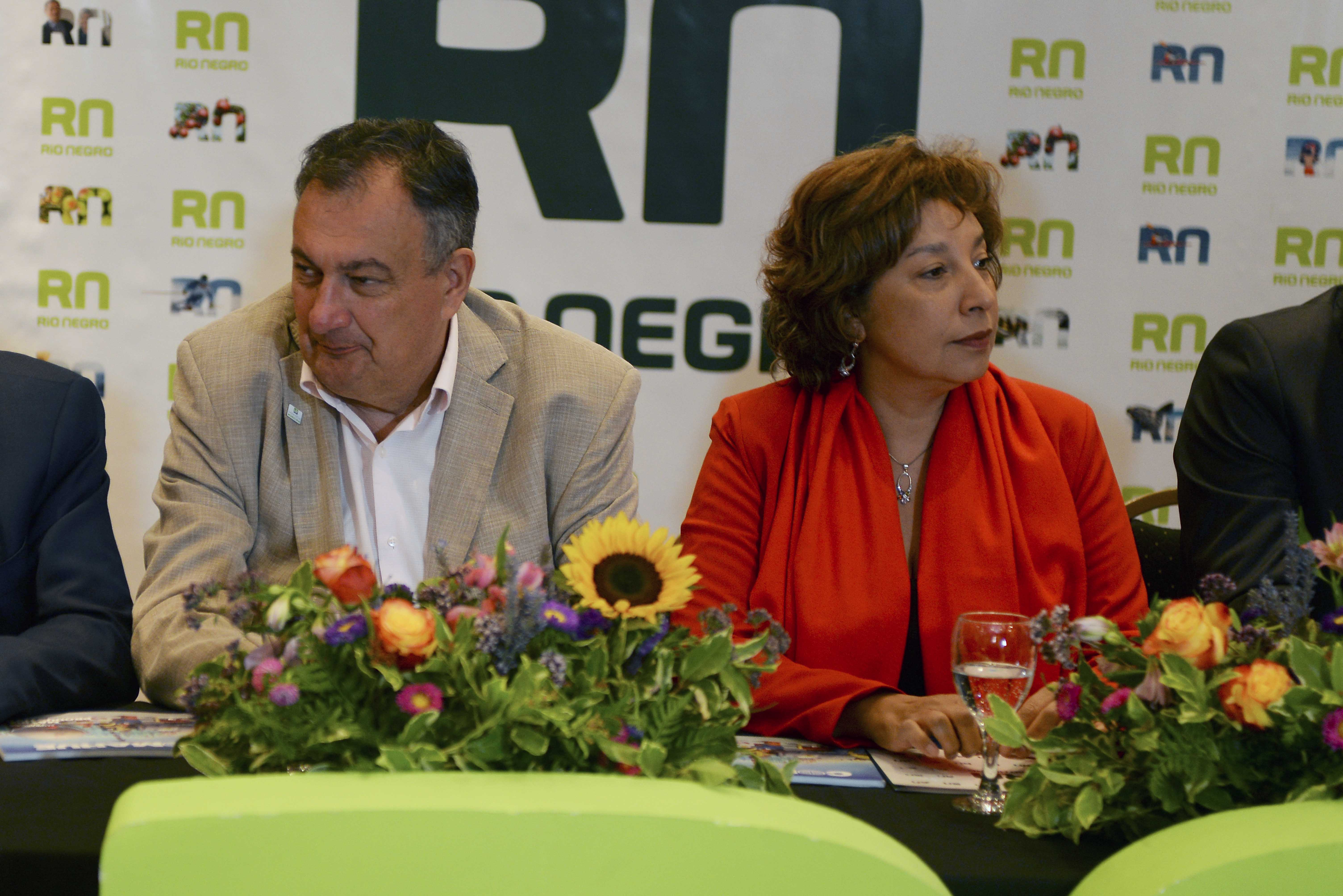 Gennuso y empresarios de Bariloche molestos por la poca ayuda de ...