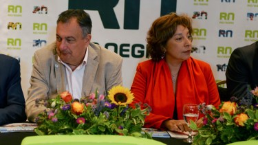 Gustavo Gennuso y Arabela Carreras, intendente y gobernadora.