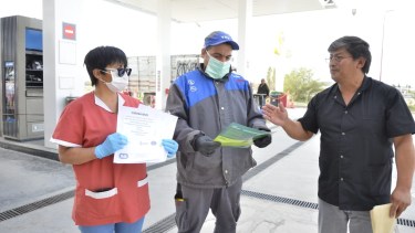 Desde que se decretó la cuarentena, las autoridades de Los Menucos desarrollaron una fuerte campaña de concientización. (foto: gentileza)