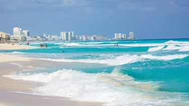 Cancún, el paraíso del Caribe mexicano, recibe a los primeros turistas luego de la cuarentena.