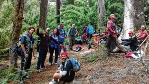 A soñar viajes: en carpa frente al Nahuel Huapi y trekking al cerro Dormilón