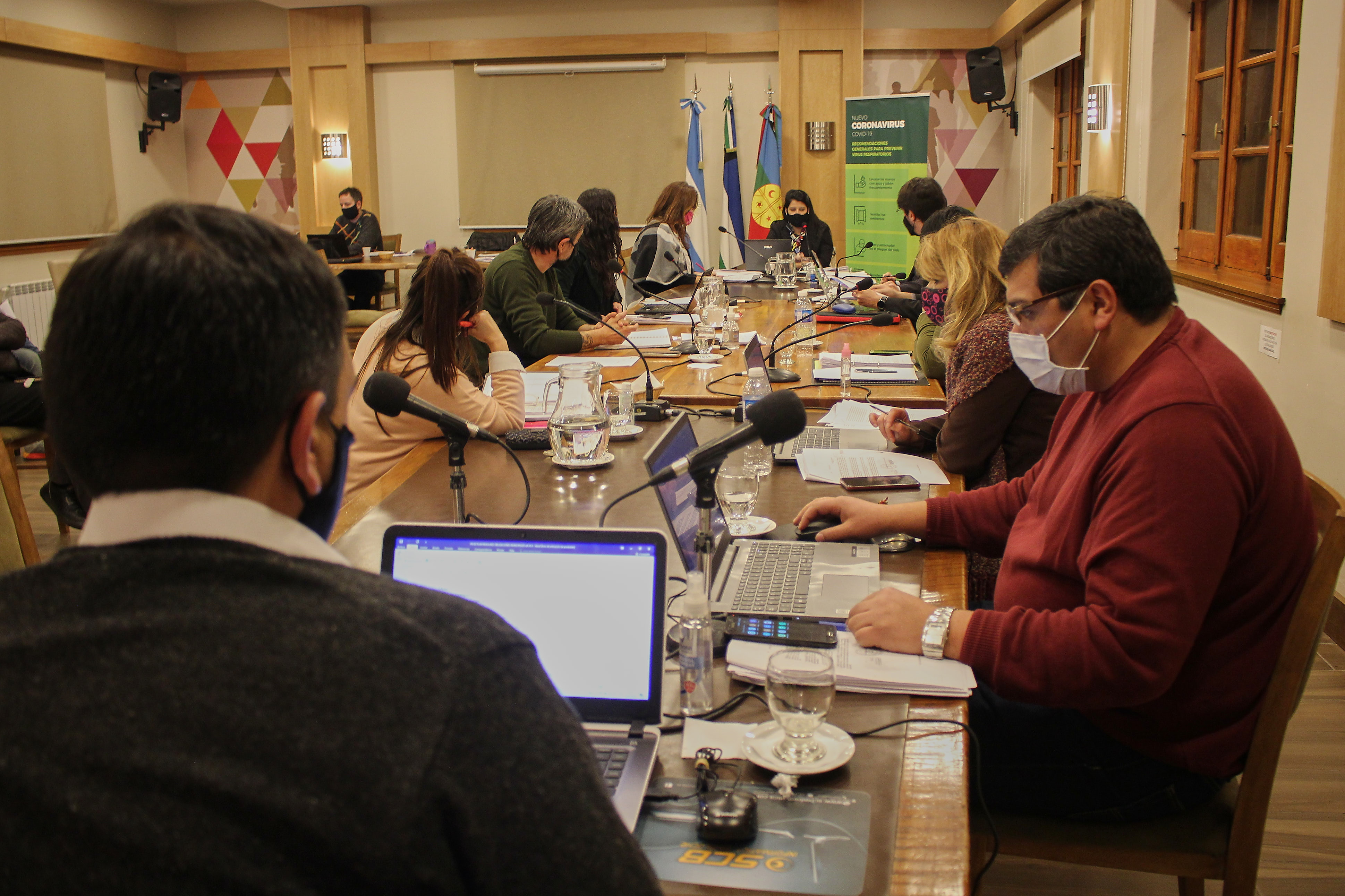 Los concejales de Bariloche en principio seguirán con las sesiones presenciales sin público y transmitidas por Youtube. Archivo