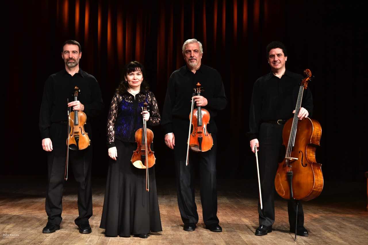 Cuarteto de Cuerdas de Fundación Cultural Patagonia, una agrupación prestigiosa que hace más de 20 años comparte su música en la zona.