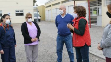 Carreras y Zgaib, en su visita a las instalaciones hospitalarias de Roca. Foto: gentileza.-