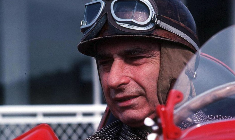Fangio gana el Gran Premio de España de Fórmula 1 en 1951 a bordo de un Alfa Romeo. Archivo. 