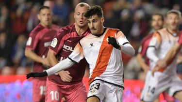 La liga se reanuda con el partido suspendido entre Rayo Vallecano y Albacete, de la Segunda División. La Primera volverá a la acción mañana con Sevilla -Betis y continuará todo el fin de semana.