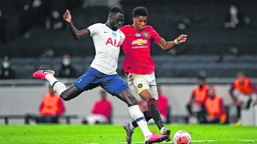Tottenham y Manchester no pasaron del empate en Londres.