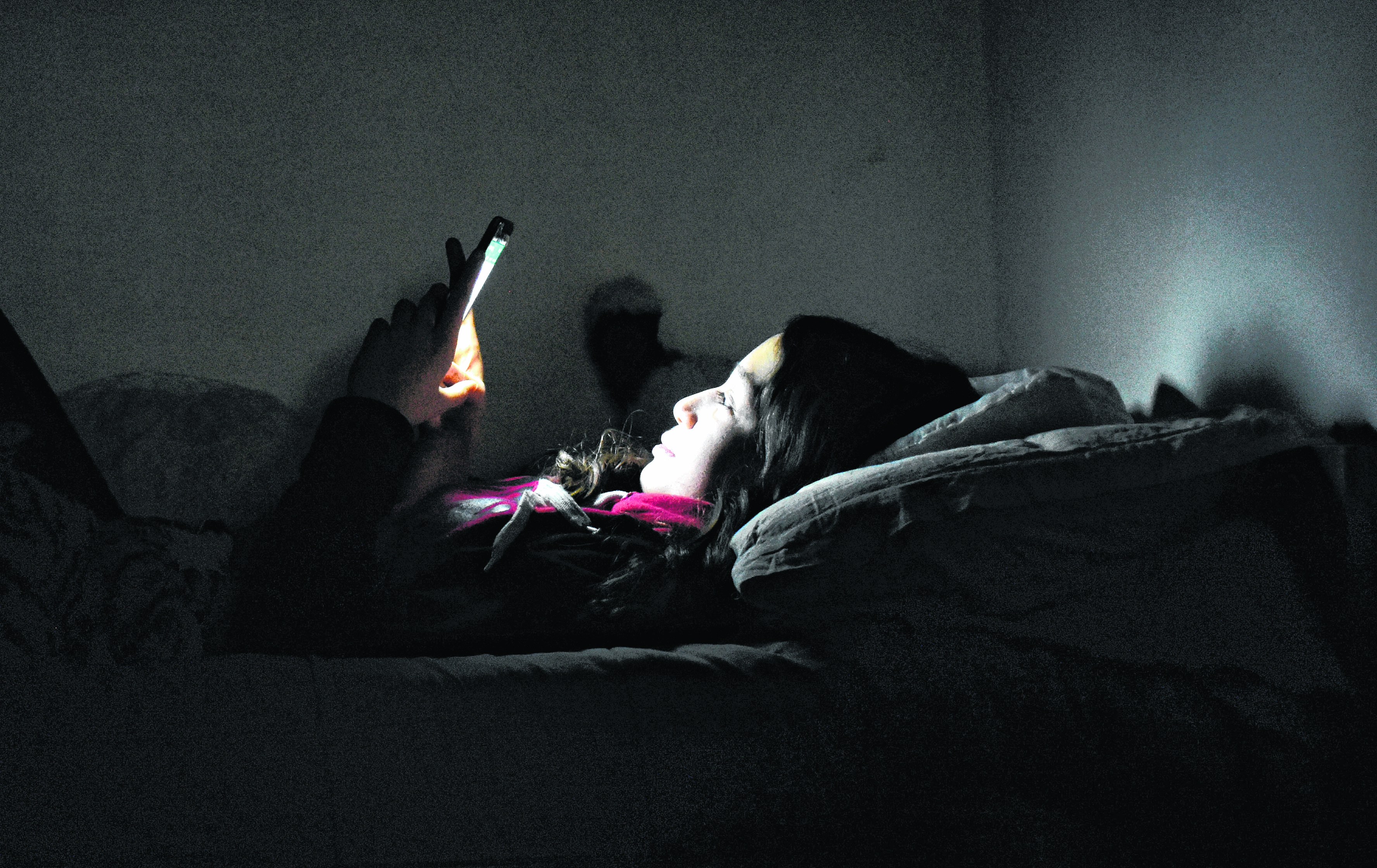 Los niños son los más perjudicados por el uso excesivo de dispositivos electrónicos. (Florencia Salto).-