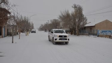 Entre la nieve y el frío, Jacobacci se adapta al cordón sanitario