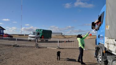 Se establecieron retenes en los accesos a Jacobacci. (Foto: José Mellado)
