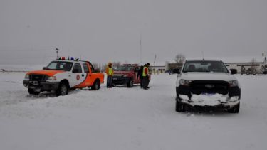 Antes de emprender el viaje, se ultima detalles en el puesto caminero. (Foto: José Mellado)
