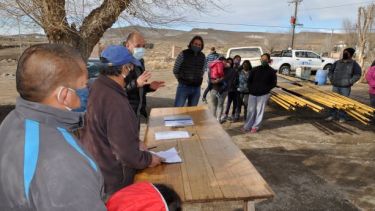 El martes, vecinos del Cerro de la Cruz recibieron el final de la obra. Empezarán con las conexiones domiciliarias. (Foto: José Mellado).