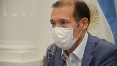 Gutiérrez adelantó ayer que buscará también una reestructuración de la deuda en dólares que tiene la provincia. (Foto Archivo: Yamil Regules)