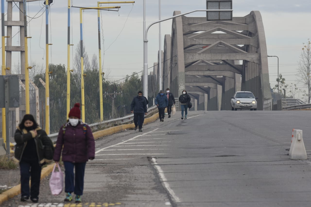 Las provincias interactúan diariamente con miles de personas que viven o trabajan del otro lado de los puentes. Foto: archivo.