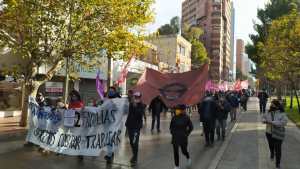 Los reclamos a Gutiérrez se reforzaron con la visita de Alberto Fernández