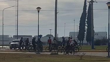El grupo se reunió pasadas las 15 y giró sobre las dos vías de la calle Viterbori.
