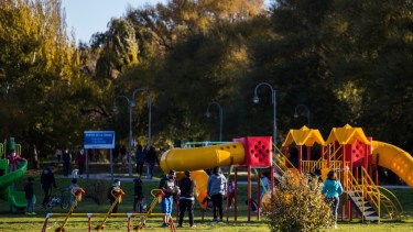 Está prohibido el uso de los juegos de los espacios públicos en el Distanciamiento Social. Foto: Marcelo Ochoa.