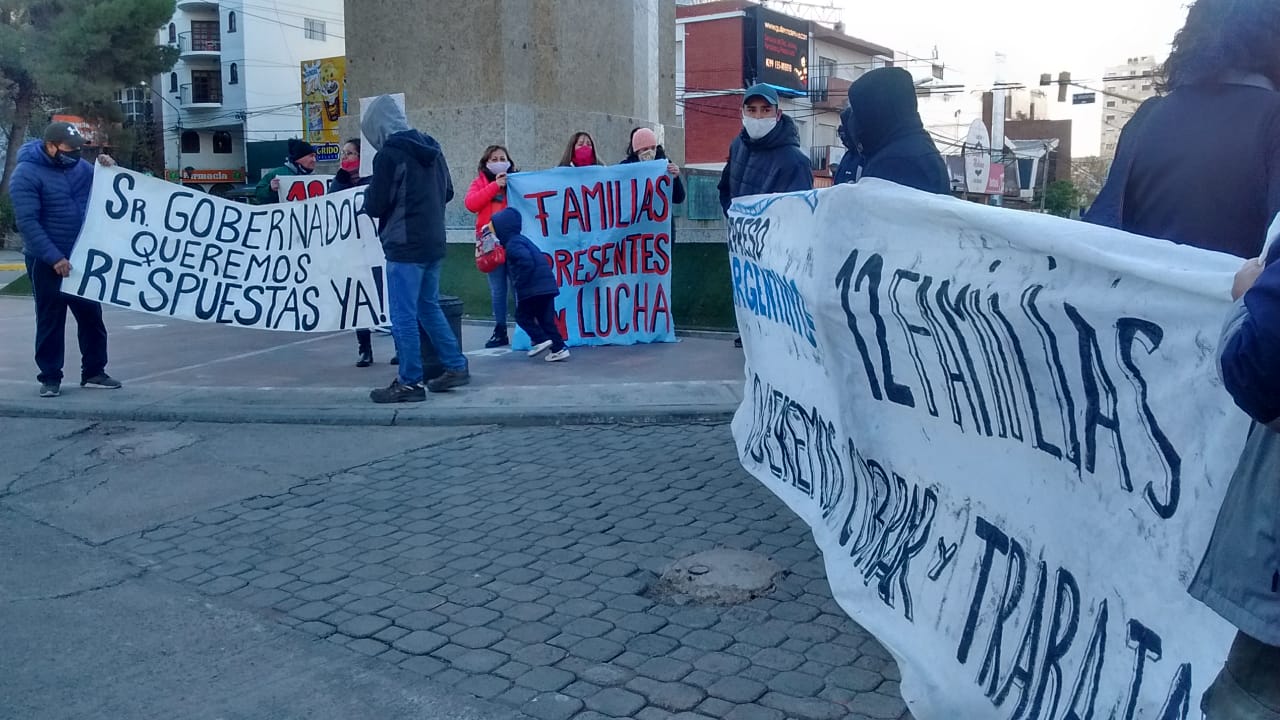 Protesta en el monumento a San Martín (Oscar Livera)