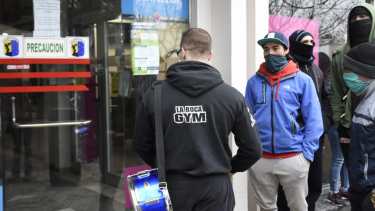 Marchan por la apertura de los gimnasios en Cipolletti. (Foto: Florencia Salto)