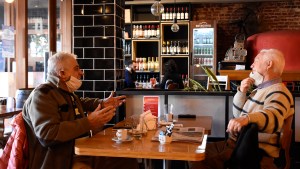 Así deben ser las reuniones sociales habilitadas en Neuquén