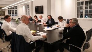 Fernández se reunirá con Kicillof y Larreta para analizar la cuarentena