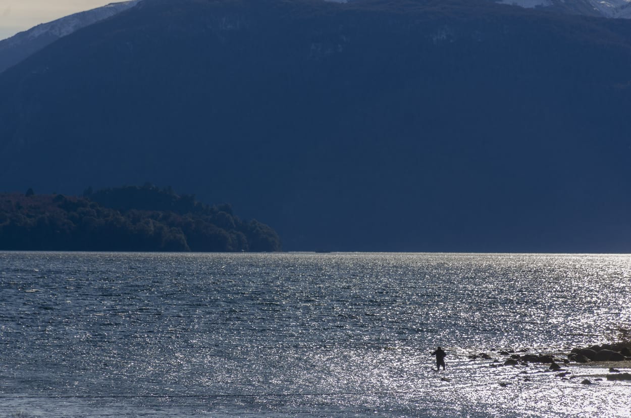 Pesca en el lago Logog. Autorizada en estos días. Foto: Patricio Rodríguez