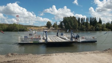 La balsa de Sauce Blanco que une Guardia Mitre y la Ruta Nacional 250. Foto: archivo.