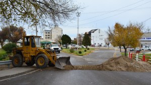 Mantienen los bloqueos en los ingresos a Villa Regina