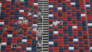 La Nascar postergó por la lluvia