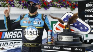 Harvick ganó la primera de las pruebas del Nascar en Pocono