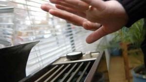 Con el frío, llega el riesgo del monóxido de carbono: cómo prevenir accidentes