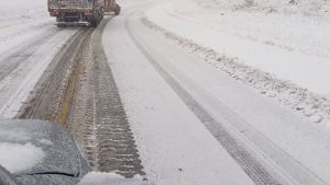 Continúan los cortes en las rutas 237 y 40, por el temporal de nieve en Neuquén