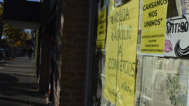 Muchos comercios no llegaron al mes de pandemia y ya habían cerrado sus puertas. Hoy suman cerca de 300. (foto: Juan Thomes)