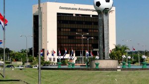 La Conmebol aventuró una nueva fecha para el regreso del fútbol en el continente