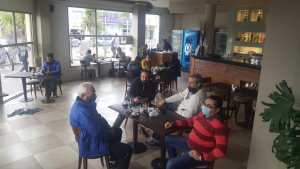 Los clientes volvieron a ocupar las mesas de restaurantes y bares en Cutral Co