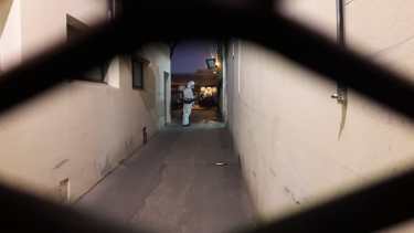 En el municipio ya comenzaraon las tareas de desinfección esta  mañana de jueves. (foto: César Izza)