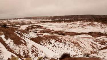 El Valle de la Luna Rojo el sábado después de la nevada en el Alto Valle. Foto: Alejandro Carnevale
