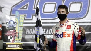 Hamlin ganó en la Nascar ante 1.000 invitados