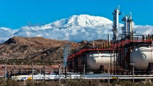 Investigan posibles contagios en un yacimiento por caso de COVID-19 de Chile