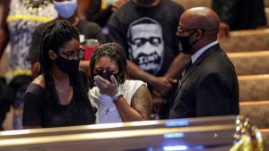 EE UU dio su último adiós a Floyd, víctima del racismo y la brutalidad policial