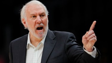 Gregg Popovich, entrenador de los San Antonio Spurs, fue muy crítico con Donaldo Trump y su posición contra el racismo.